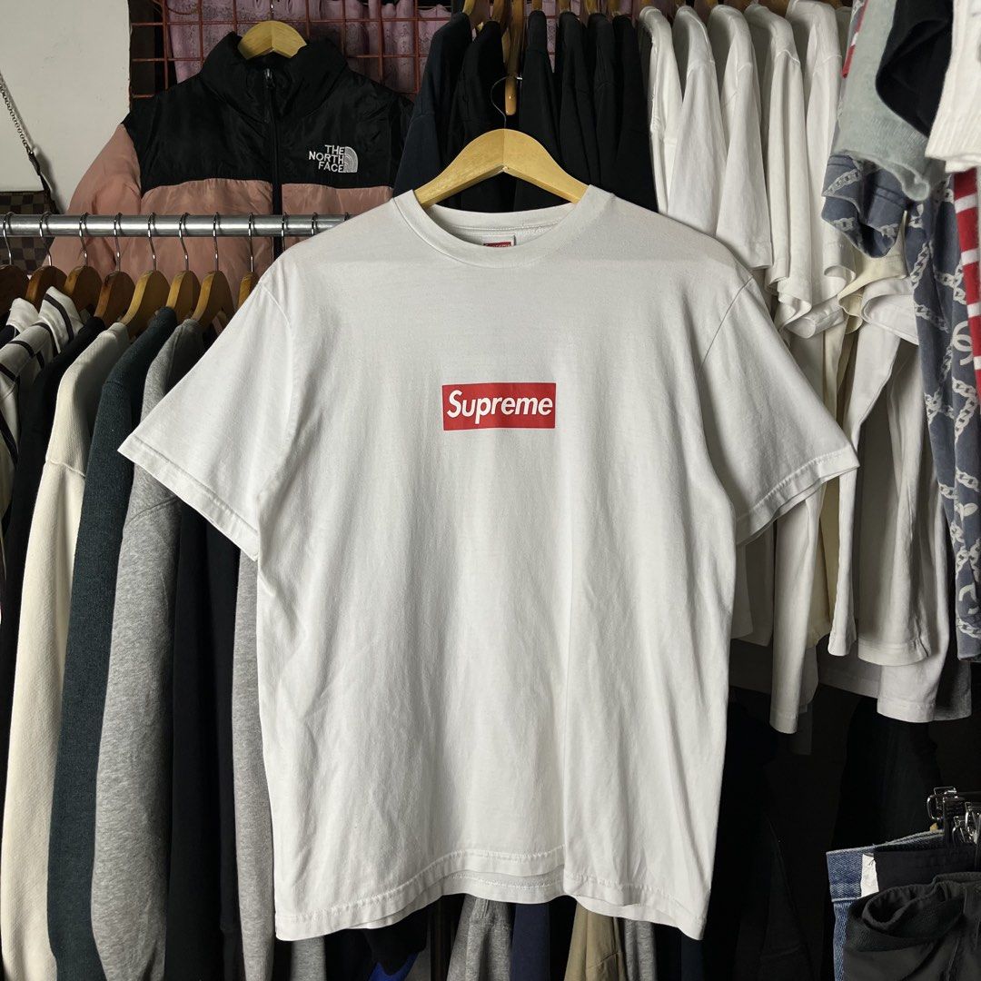 Supreme Box Logo T-shirt (Category: Formal Shirts) located in Daet. Submitted by wearthriftingcloth. (Listing ID 1466917560, Image 1). Description: 👕SUPREME Size: M Measurement: W20xL27 Issue(s): NONE Condition: 9.5/10 Color rate: 9.5/10 ➡️Swipe- to see more detail pic 📌No Deleting/Cancelation‼️ 📌Color may Vary Due to Lighting‼️ 📌Please be responsible buyer Bogus/Flaker will be posted‼️ 📌All ltems Need Wash‼️.