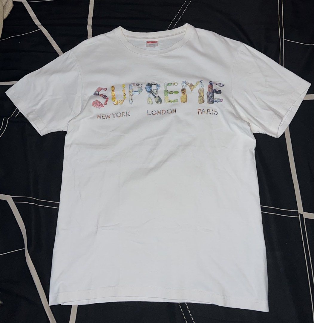 Supreme Rocks Tee White Men’s (Category: Tshirts & Polo Shirts ) located in Cebu City. Submitted by jlturno1999 (Listing ID 1466926660, Image 2). Description: Supreme Rocks Tee White Men’s Excellent condition 19x26 dimensions 9.5/10 color rate No issue.