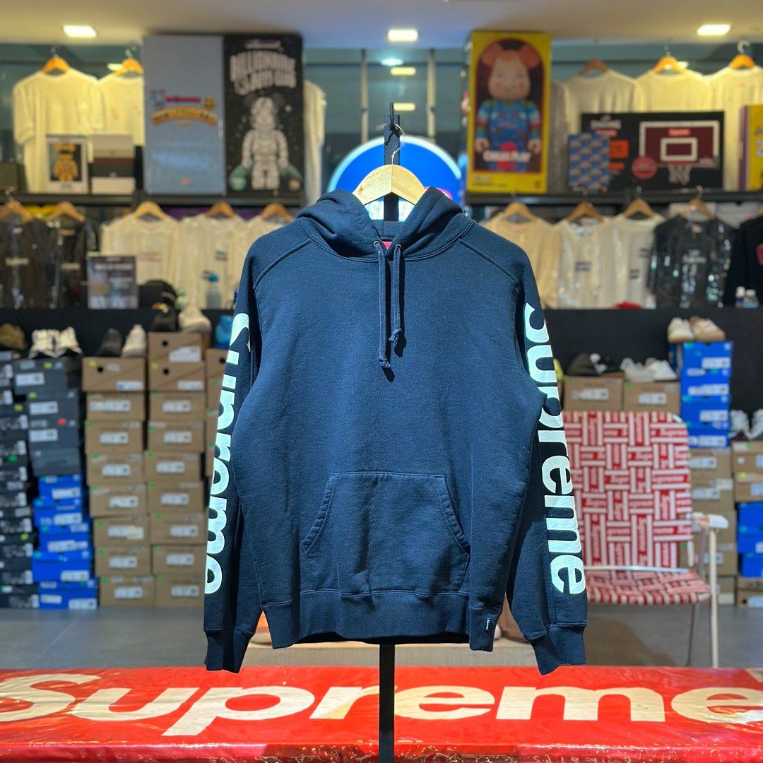 Supreme Sideline Hooded Sweatshirt (Category: Hoodies) located in Quezon City. Submitted by inside_plug (Listing ID 1466834701, Image 1). Description: For sale Supreme Sideline Hooded Sweatshirt Black - Small Used Dm us to purchase.