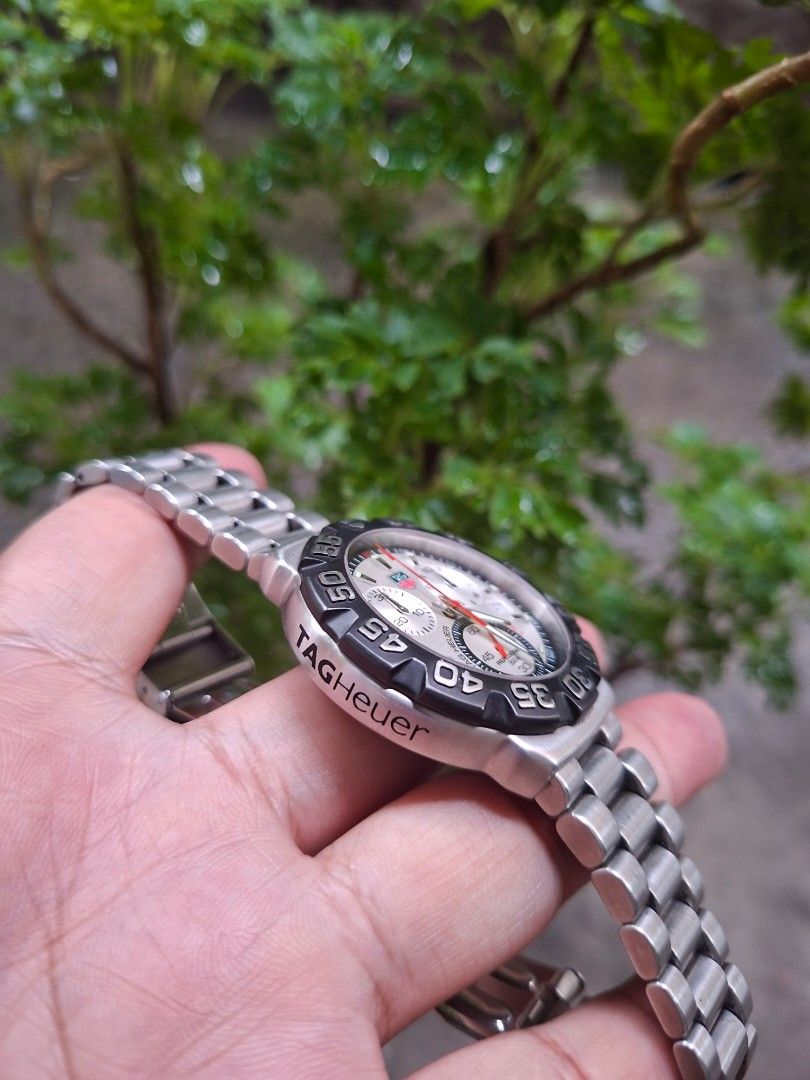 Tag Heuer Formula 1 Chronograph (Category: Men's Watches) located in Valenzuela. Submitted by luxxydeals (Listing ID 1466788365, Image 2). Description: Tag Heuer Formula 1 Chronograph Watch, Double Box and Extra Link Crispy Rotating Bezel Luminous Display Silver Dial Reference: CAH1111 Movement: Quartz Size: 41mm Price: 43,000php Meet up: Metro Manila, Philippines Shipping Via LBC - Buyer’s Expense Lalamove - Payment First Payment: Cash/Gcash/Ban