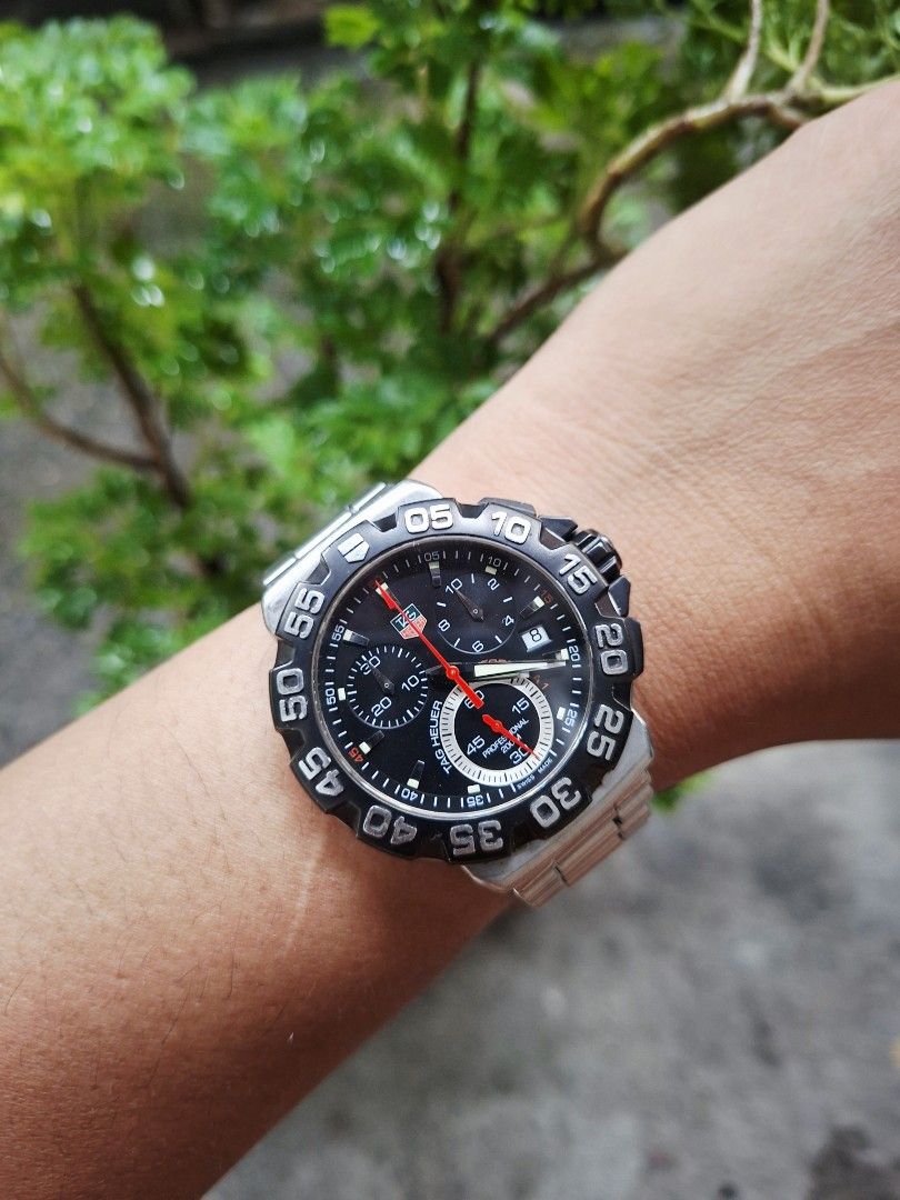 Tag Heuer Formula 1 Chronograph (Category: Men's Watches) located in Valenzuela. Submitted by luxxydeals (Listing ID 1466788732, Image 1). Description: Tag Heuer Formula 1 Chronograph Watch and ExtraLink Only Crispy Rotating Bezel Luminous Display Black Dial Reference: CAH1110 Movement: Quartz Size: 41mm Price: 37,000php Meet up: Metro Manila, Philippines Shipping Via LBC - Buyer’s Expense Lalamove - Payment First Payment: Cash/Gcash/Bank Transfe