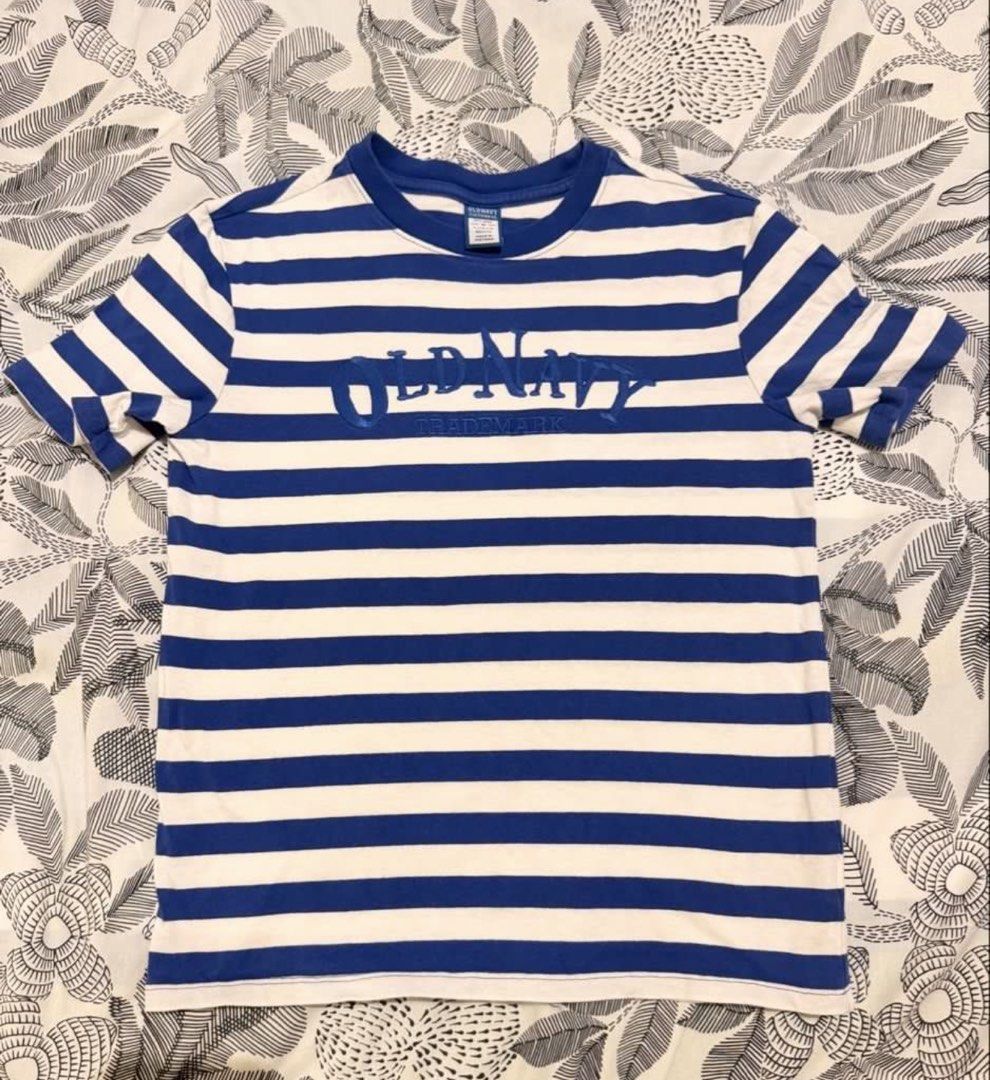 TEES BUNDLE (10/11) GAP, OLD NAVY, CHAMPION,GAP (Category: Babies & Kids Fashion) located in Batangas. Submitted by melissa.closet (Listing ID 1466827782, Image 2). Description: All Original 💯 CONDITION: VERY GOOD. All will fit 10yrs old. FLAW: Gap White Tee has Stain at tag area. Not noticeable when worn. See pic. Selling low! LP POSTED!!! If in doubt, dont buy!!!.