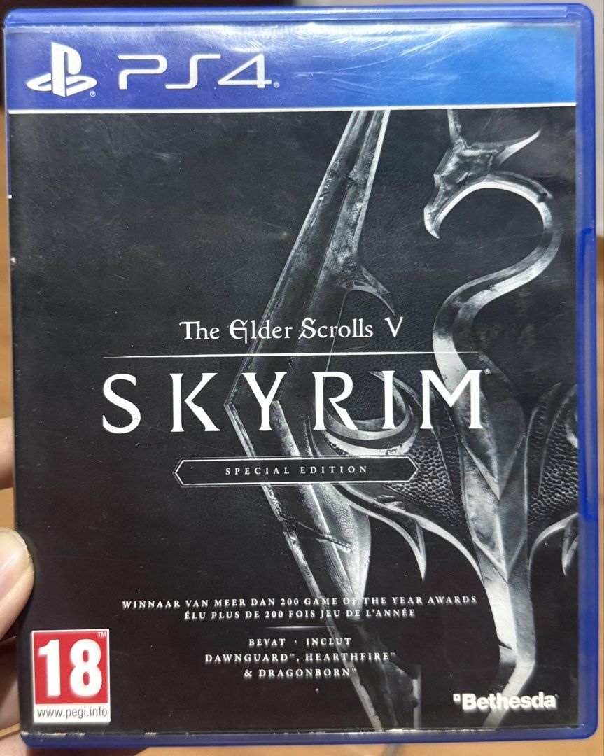 The Elder Scrolls V Skyrim Special Edition PS4 (Category: PlayStation) located in Manila. Submitted by aatroxlave39061 (Listing ID 1466950065, Image 1). Description: - Title: Skyrim Special Edition for PlayStation 4 - Includes: Base game + Dawnguard, Hearthfire, and Dragonborn add-ons - Condition: Original case included, disc is clean and scratch-free - Status: Tested and working perfectly - Rating: PEGI 18.
