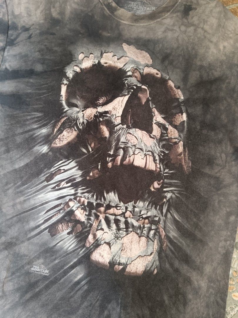 THE MOUNTAIN SKULL (Category: Tshirts & Polo Shirts ) located in Bulacan. Submitted by moybilog (Listing ID 1466774616, Image 2). Description: .