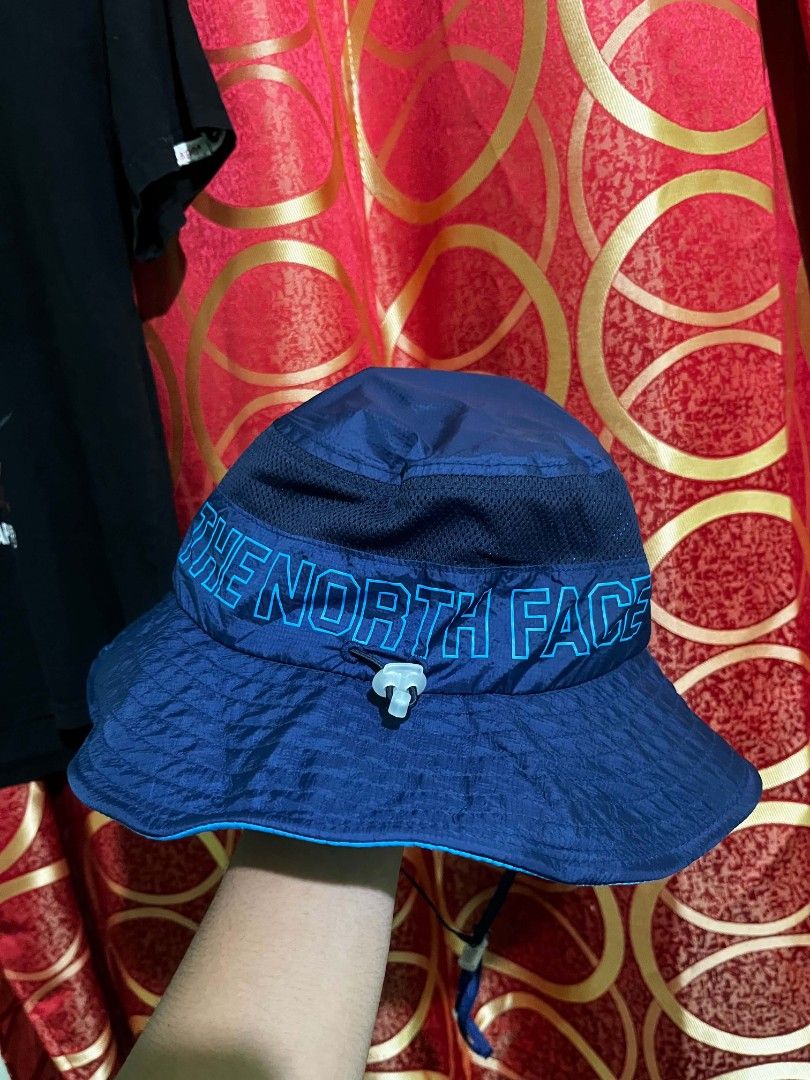 The North Face Bucket Hat (Category: Caps & Hats) located in Surigao. Submitted by nico_nicc (Listing ID 1466939993, Image 1). Description: The North Face Bucket Hat Good Condition No Issues 350+sf NEGOTIABLE.