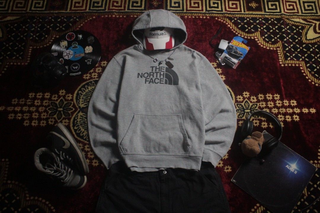 The North Face Grey Hoodie (Category: Hoodies) located in Naga. Submitted by kurtsoweak042005 (Listing ID 1466936349, Image 1). Description: The North Face Grey Hoodie Dimes L 27 W 27 In Brand New Condition Color Rate: 100000/10 Issue: Repaired Pinhole.