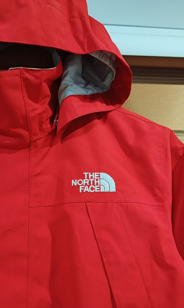 The North Face Hyvent Rain Jacket (Category: Coats, Jackets and Outerwear) located in Cabuyao City. Submitted by dthrifts (Listing ID 1466926515, Image 3). Description: 19.5 W 24.5 L Authentic Needs Wash Waterproof Excellent Condition.