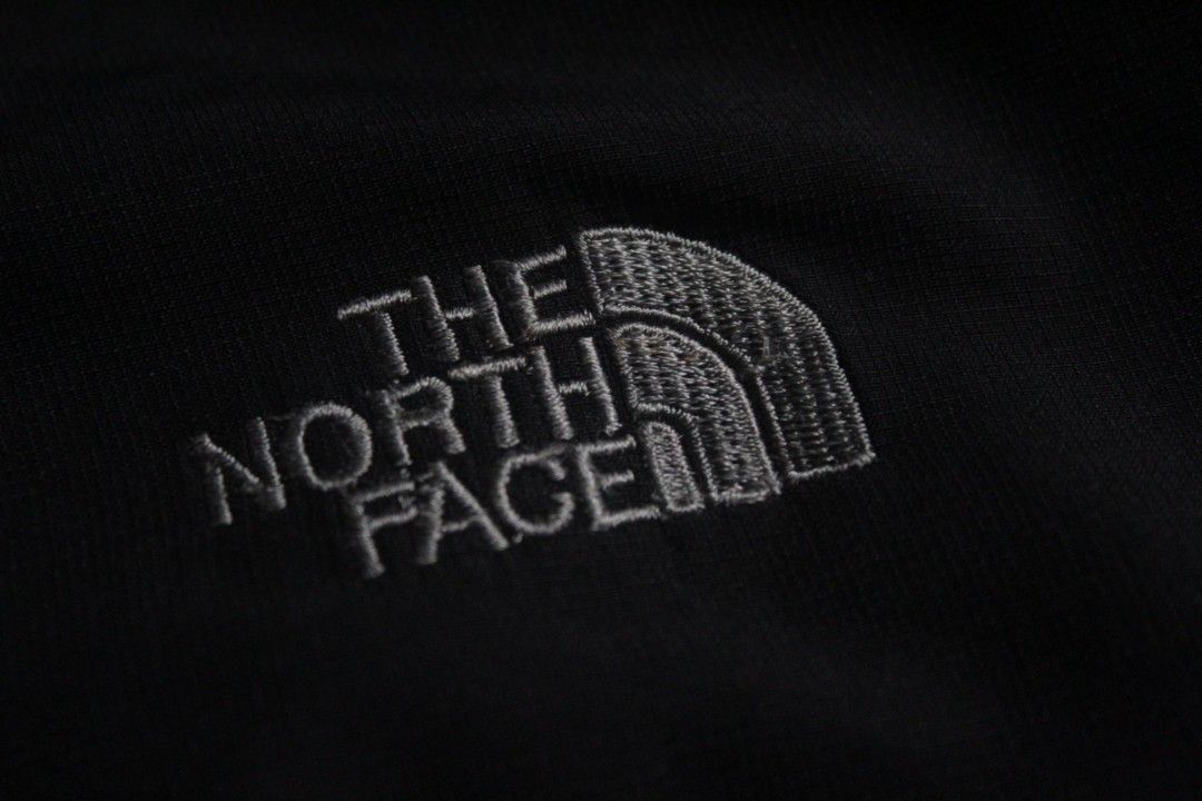 The North Face Windstopper Summit Series Soft Shell Double Zip Jacket (Category: Coats, Jackets and Outerwear) located in Naga. Submitted by kurtsoweak042005 (Listing ID 1466937131, Image 3). Description: The North Face Windstopper Summit Series Soft Shell Double Zip Jacket Dimes Front L 27.5 Back L 30 W 24 In Excellent Condition Color Rate: 10000/10 Issue: Replaced 2 pocket button.