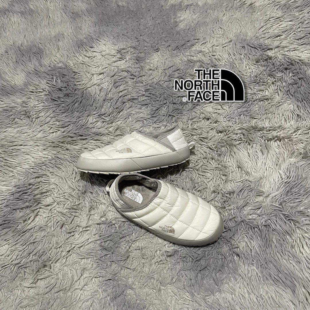 TNF Thermoball V Traction Mules (Category: Slippers and slides) located in Bauang. Submitted by thriftypockets92 (Listing ID 1466810414, Image 1). Description: .