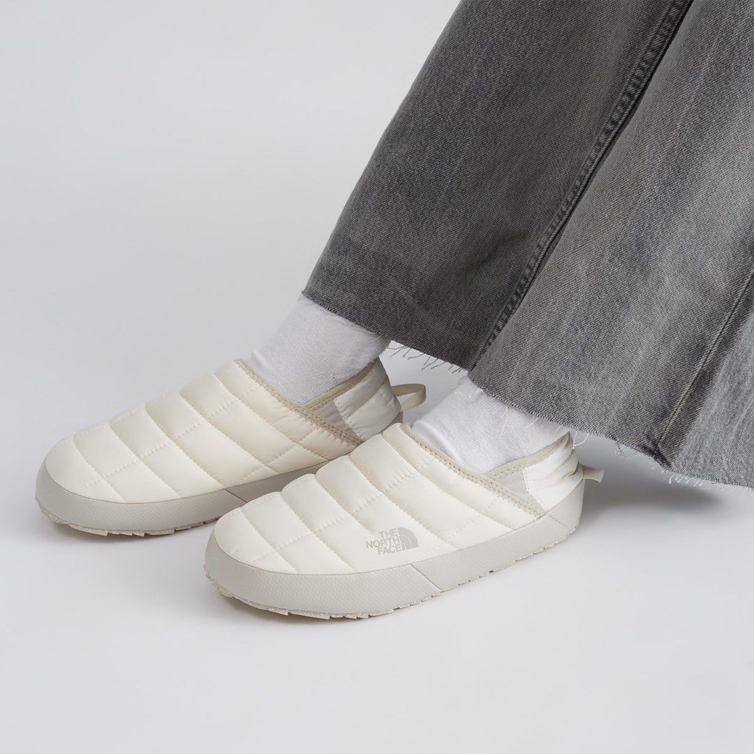 TNF Thermoball V Traction Mules (Category: Slippers and slides) located in Bauang. Submitted by thriftypockets92 (Listing ID 1466810414, Image 2). Description: .