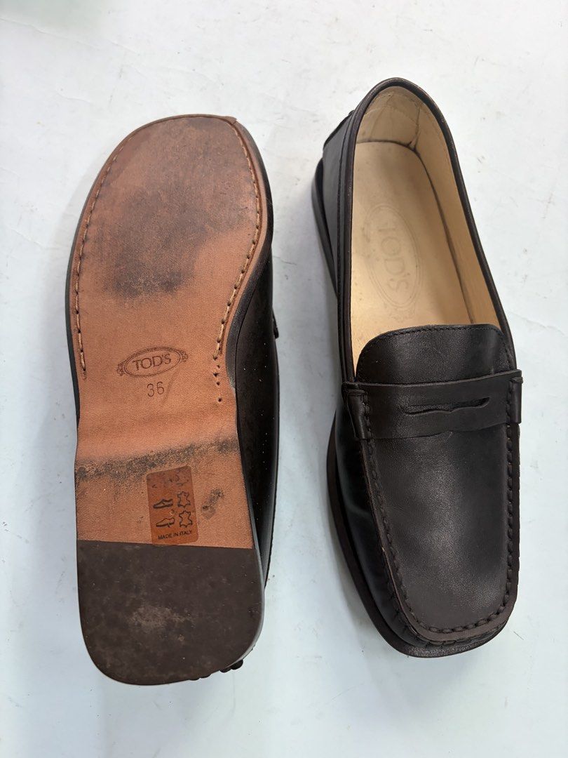 Tods lofers black leather (Category: Loafers) located in Manila. Submitted by thekidshop (Listing ID 1466921208, Image 1). Description: .