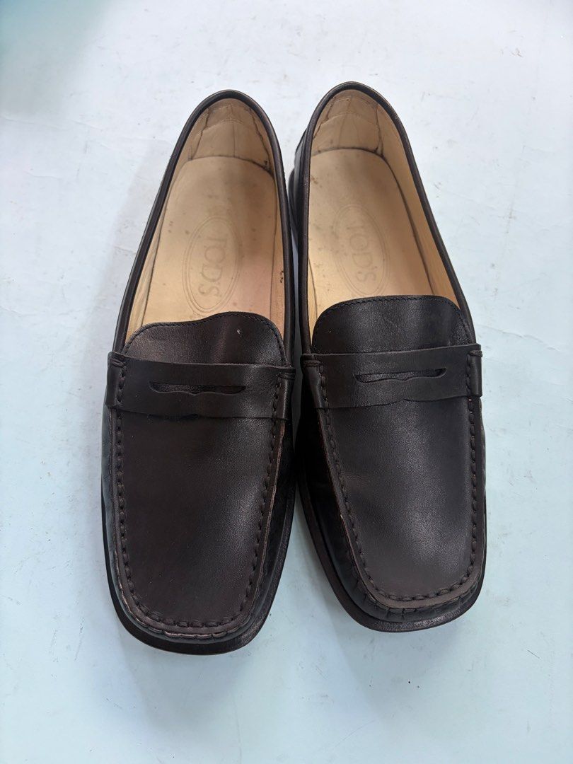 Tods lofers black leather (Category: Loafers) located in Manila. Submitted by thekidshop (Listing ID 1466921208, Image 2). Description: .