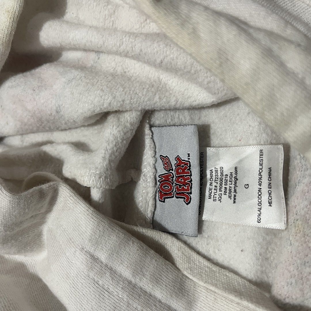 Tom & Jerry (Category: Hoodies) located in Bacoor. Submitted by manonghits_2000 (Listing ID 1466898464, Image 3). Description: Tom & Jerry 23x25 No Major Issue Needs Wash Only Claim 250 .