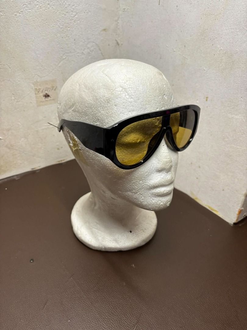 TOM FORD BRONSON SUNGLASSES (Category: Sunglasses & Eyewear) located in Bacoor. Submitted by fafofa (Listing ID 1466967411, Image 3). Description: TOM FORD BRONSON SUNGLASSES.