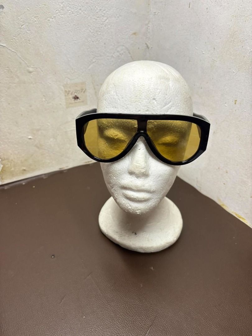 TOM FORD BRONSON SUNGLASSES (Category: Sunglasses & Eyewear) located in Bacoor. Submitted by fafofa (Listing ID 1466967411, Image 2). Description: TOM FORD BRONSON SUNGLASSES.