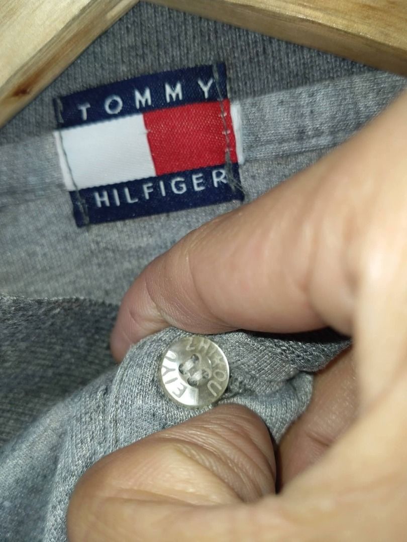 TOMMY HILFIGER POLO SHIRT (Category: Tshirts & Polo Shirts ) located in Baguio. Submitted by fashionfinds1999 (Listing ID 1466829836, Image 3). Description: 26 X 19 SMALL EXCELLENT CONDITION + SHIPPING FEE.