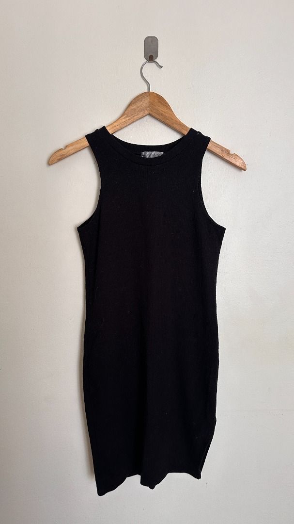 Topshop Dress (Category: Dresses) located in Cainta. Submitted by thethriftedit_ (Listing ID 1466797756, Image 1). Description: Topshop Dress in Black S 10/10 Condition Price as posted. Delivery fee will be shouldered by buyer..