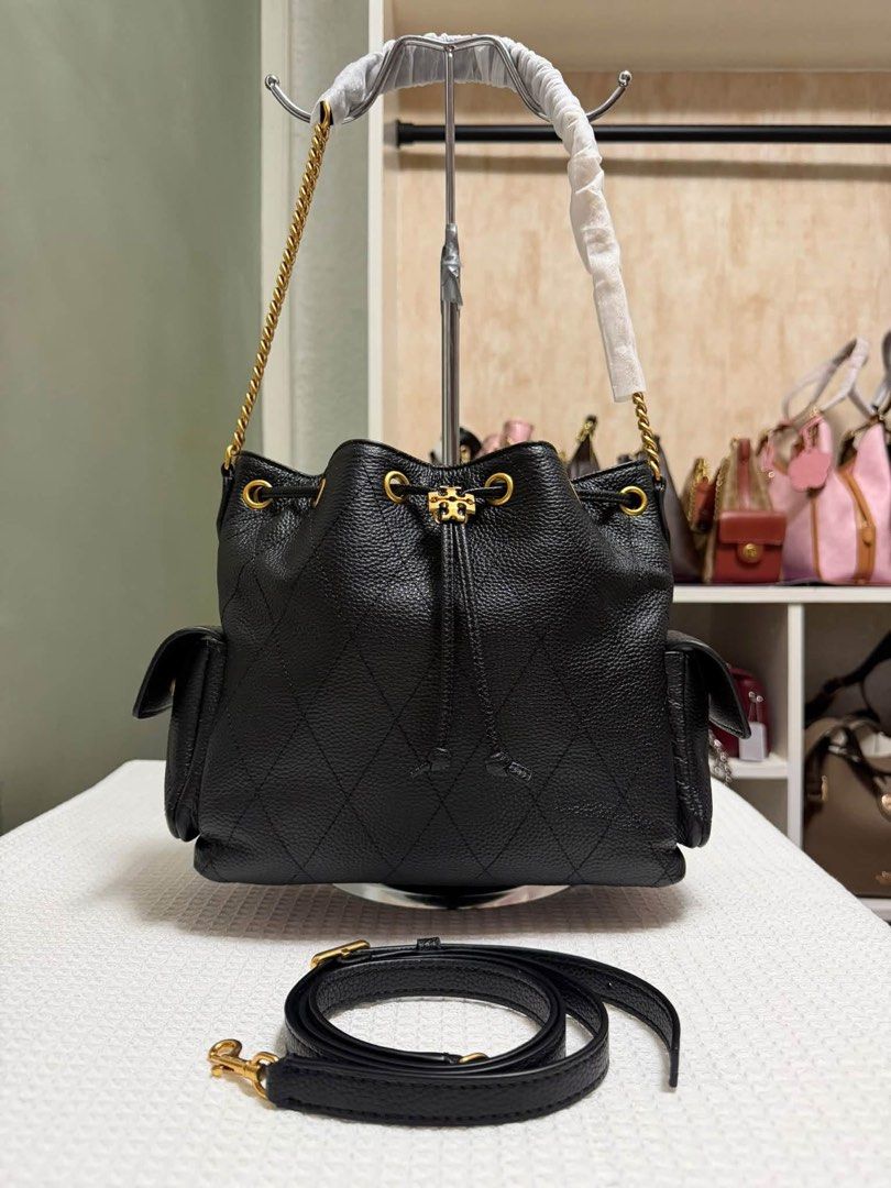 Tory Burch Charlie Drawstring (Category: Shoulder Bags) located in Binan City. Submitted by pinkykeenshop (Listing ID 1466962686, Image 1). Description: .