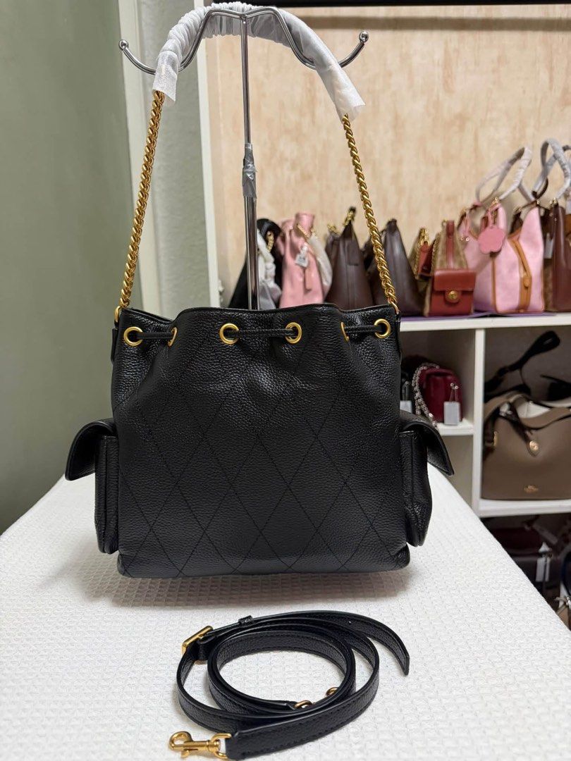 Tory Burch Charlie Drawstring (Category: Shoulder Bags) located in Binan City. Submitted by pinkykeenshop (Listing ID 1466962686, Image 2). Description: .