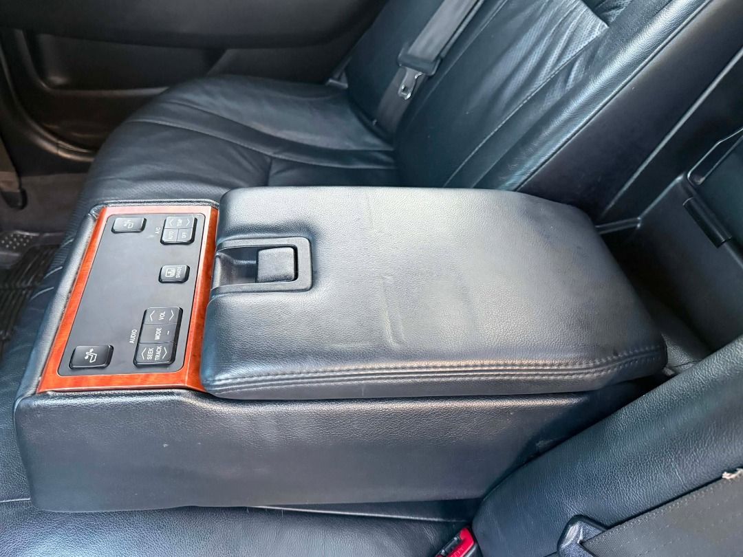 Toyota Camry 2.5 (A) (Category: Used Cars) located in Caloocan City. Submitted by freebear_446a6c (Listing ID 1466865072, Image 3). Description: SALE OR SWAP STRAIGHT OR ADD KAYO Toyota Camry 3.5Q V6 (TOP-OF-THE LINE) Gen XV40-2007-2011, Automatic Pearl White - 100tkm ODO (not tampered, unli scan) - 100% not flooded (money back guarantee) - Healthy engine and transmission - Newly PMS (change oil, ATF, coolant) - 85% tires - Smooth ride (new KYB s