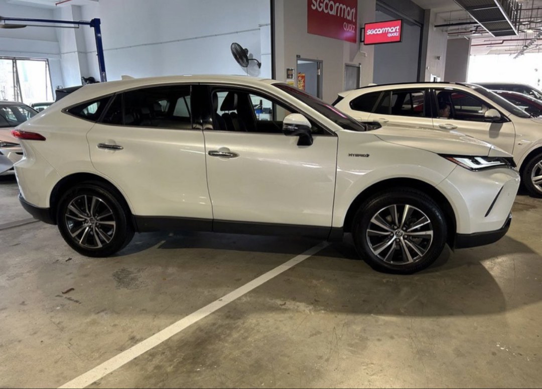 Toyota Harrier Hybrid 2.5 Premium (A) (Category: Used Cars) located in Singapore. Submitted by bambino.888 (Listing ID 1466836367, Image 3). Description: Mileage | Excellent Condition Well-maintained Toyota Harrier Premium in tip-top condition, with only 34,500 km mileage. * Fully serviced and well cared for * Excellent condition, inside and out * All original, no sunroof * Latest model at the time of purchase (March 2021 *COE expiry 28 March 203