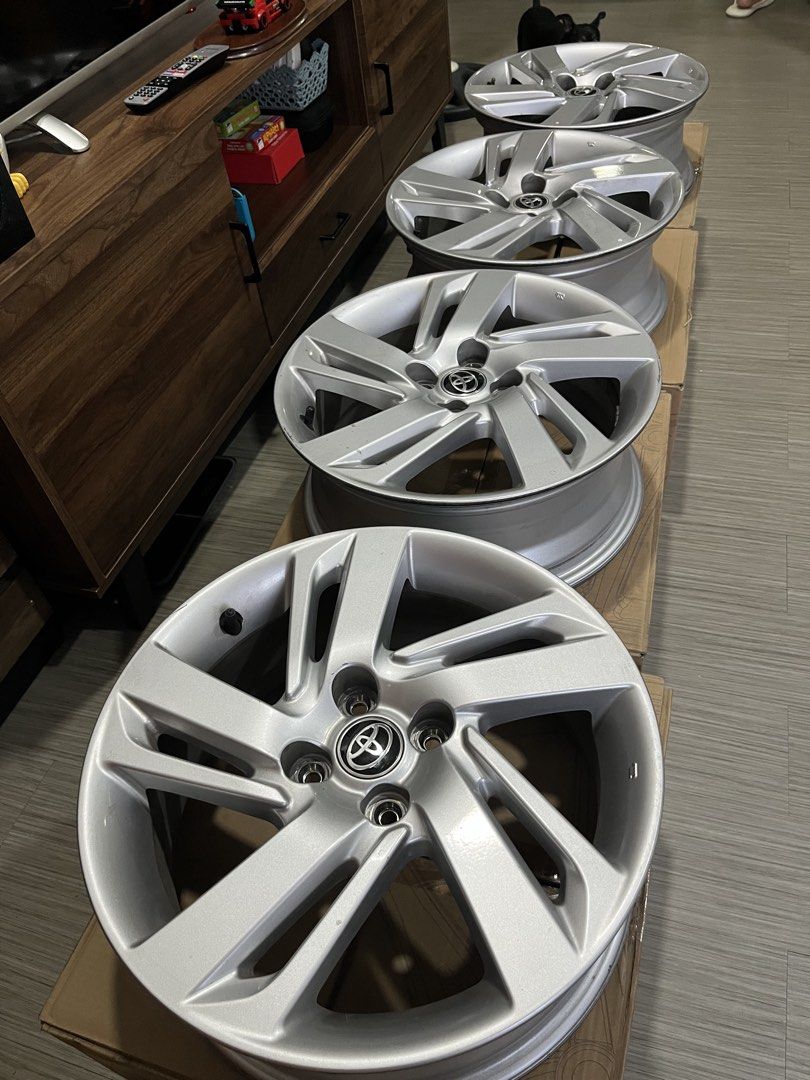 Toyota Raize Mags stock (Category: Mags and Tires) located in Manila. Submitted by villoneskr84060 (Listing ID 1466953907, Image 3). Description: Selling mags only. Nego pa 3 years lang nagamit. RFS: palit mags lang.