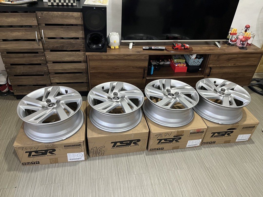 Toyota Raize Mags stock (Category: Mags and Tires) located in Manila. Submitted by villoneskr84060 (Listing ID 1466953907, Image 1). Description: Selling mags only. Nego pa 3 years lang nagamit. RFS: palit mags lang.