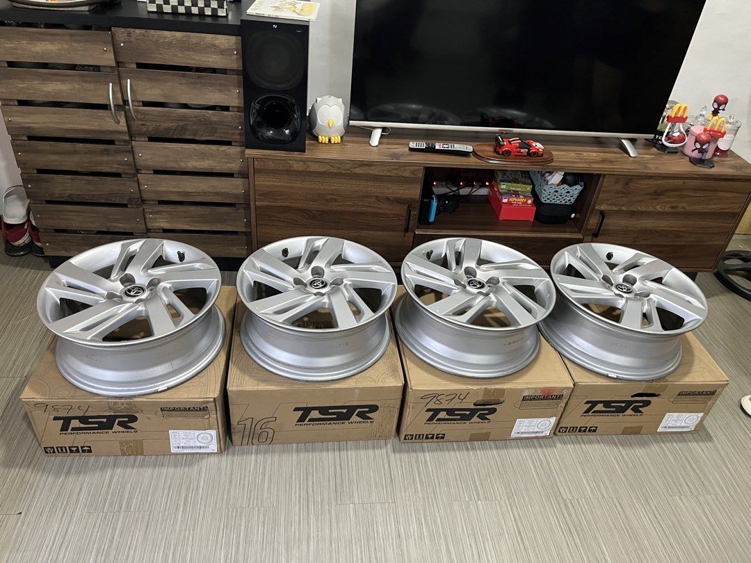Toyota Raize Mags stock (Category: Mags and Tires) located in Manila. Submitted by villoneskr84060 (Listing ID 1466953907, Image 2). Description: Selling mags only. Nego pa 3 years lang nagamit. RFS: palit mags lang.