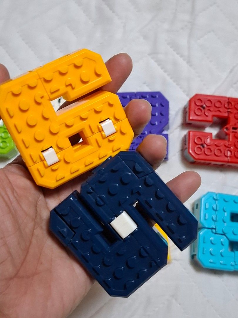 TRANSFORMER NUMBER BUILDING ROBOT (Category: Lego & Building Sets) located in Marikina City. Submitted by maderconsee (Listing ID 1466775033, Image 3). Description: 10 pcs no. blocks nagtatransform into robot and transportation.