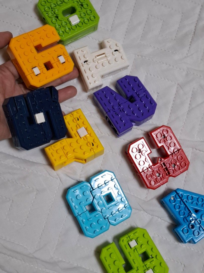 TRANSFORMER NUMBER BUILDING ROBOT (Category: Lego & Building Sets) located in Marikina City. Submitted by maderconsee (Listing ID 1466775033, Image 2). Description: 10 pcs no. blocks nagtatransform into robot and transportation.