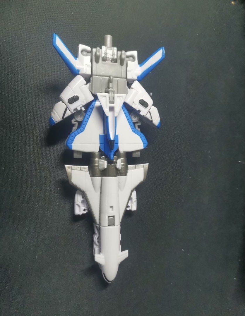 Transformers 變形金剛 限定版 星辰劍 Star Saber （分類：汽車模型）位於 Hong Kong。 由 warm.114514 提交（商品編號 1466965737，圖片 2）。簡介： 限定套裝拆出 注意只有劍 通病有壞 這一步不變形就不會開裂 常態擺放变形不會斷裂 。