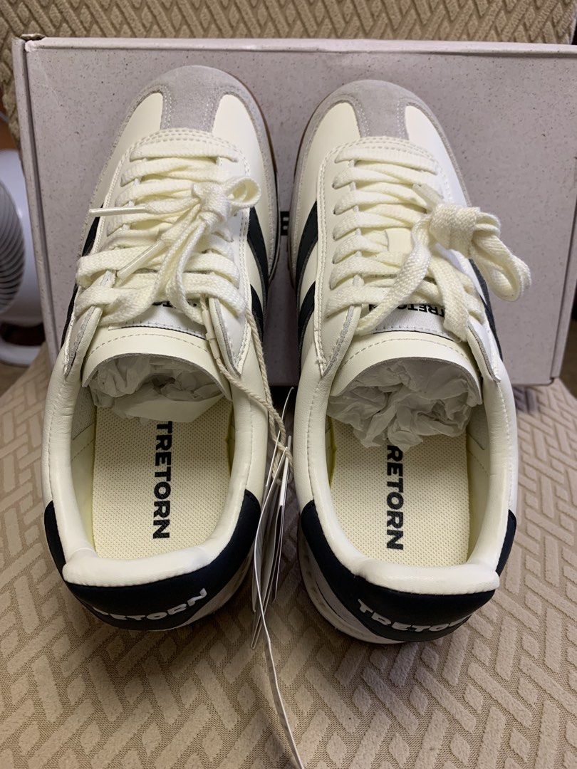 Tretorn rawlin size EU38/US6 (Category: Sneakers) located in Paranaque City. Submitted by waldynazz (Listing ID 1466837799, Image 2). Description: For sale! Brand new & original 101% Tretorn rawlin Size EU38/US6 Color white limestone Comes with OG box and inserts Pickup at my place, Parañaque area.