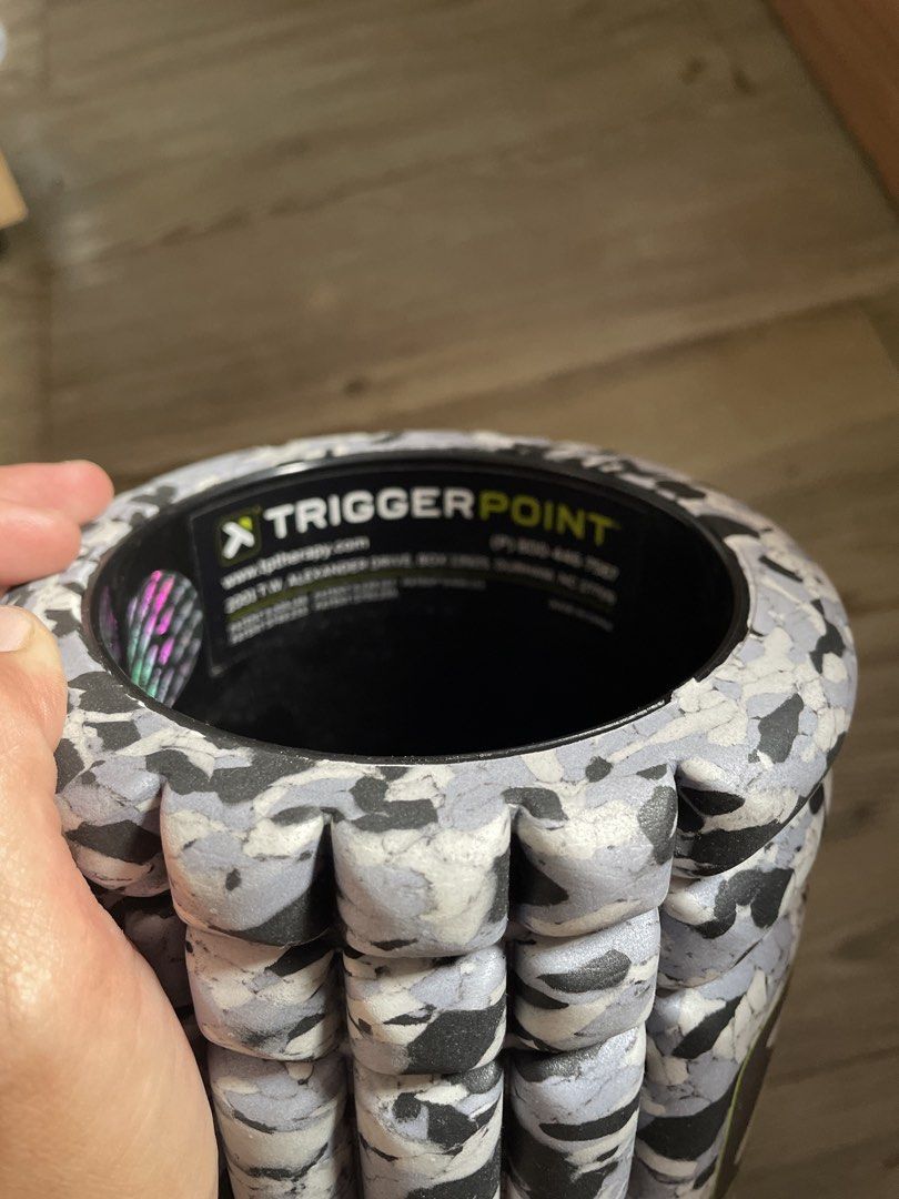 TriggerPoint Grid Foam Roller Marble Grey Black (Category: Toning & Stretching Accessories) located in Santa Rosa. Submitted by mooseproject (Listing ID 1466854618, Image 2). Description: - Brand: TriggerPoint - Color: Marble grey and black - Design: Multi-density grid surface with a sturdy hollow core - Benefits: Ideal for post-workout recovery, mobility work, and relieving tight muscles - Condition: Clean, well-maintained, and no heavy exterior