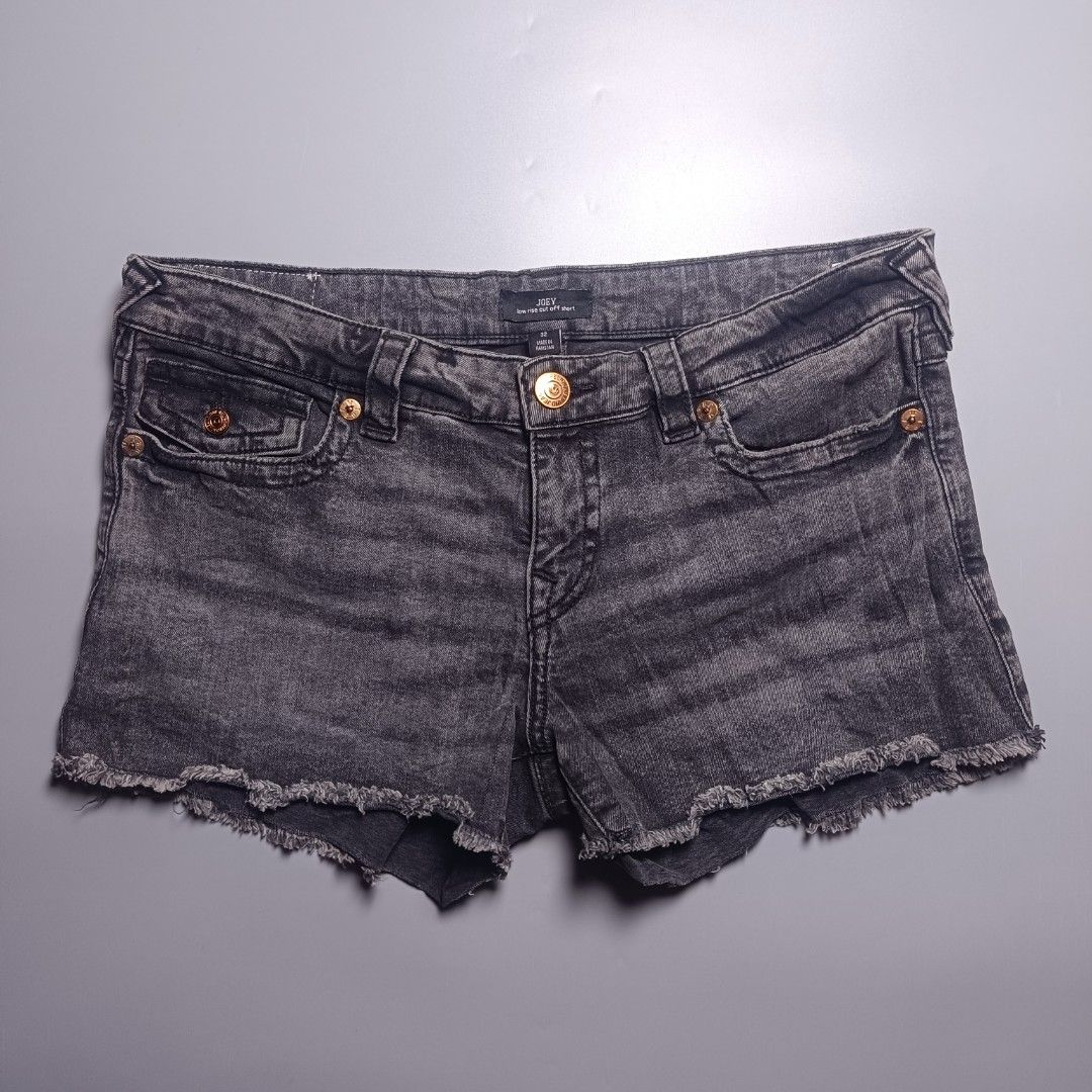 True Religion Low Rise Cut Off Short (Category: Shorts) located in Las Pinas. Submitted by jmbl.thrds (Listing ID 1466824503, Image 2). Description: True Religion Low Rise Cut Off Short 33 width 12 length No flaws.