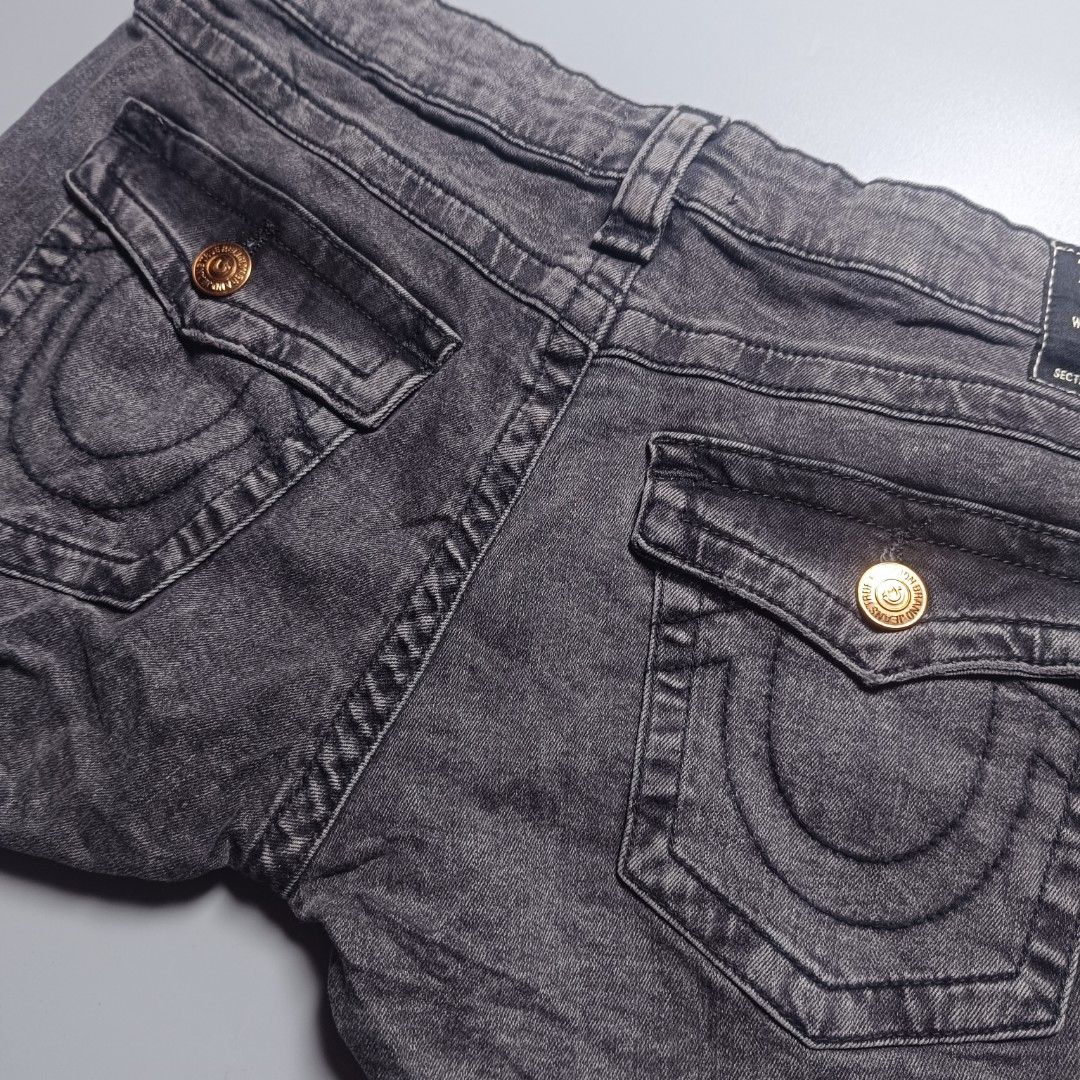 True Religion Low Rise Cut Off Short (Category: Shorts) located in Las Pinas. Submitted by jmbl.thrds (Listing ID 1466824503, Image 3). Description: True Religion Low Rise Cut Off Short 33 width 12 length No flaws.