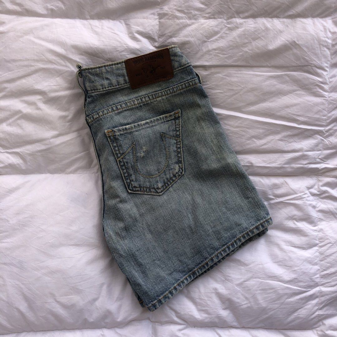 True Religion shorts (Category: Shorts) located in Cauayan City . Submitted by thriftwithria (Listing ID 1466895010, Image 1). Description: .