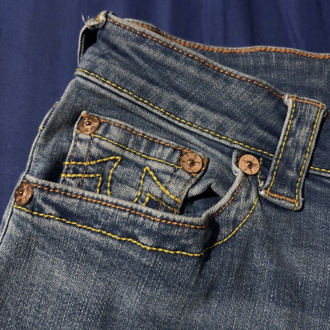 True Religion Womens Bootcut Denim Jeans (Category: Jeans) located in General Santos City (Dadiangas). Submitted by earl_chives (Listing ID 1466966353, Image 2). Description: Size 28 on tag 14 x 36 x 8 dimes Excellent condition No major flaws Normal signs of usage Needs wash only Gen. Santos City Location 695 only HMU.
