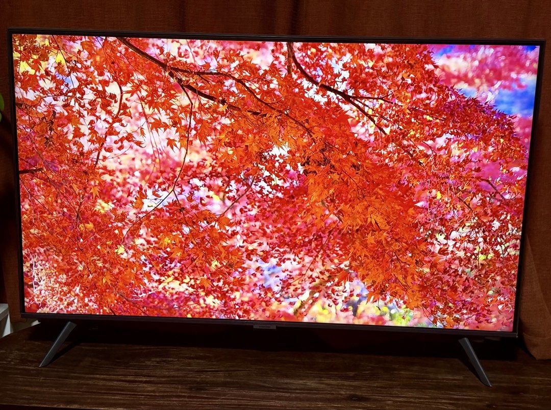 TV for sale (Category: TV) located in Makati City. Submitted by smanisha (Listing ID 1466884294, Image 2). Description: Title: Samsung 43” Crystal 4K UHD Smart TV (UA43AU7000GXXP) - Bezel-less Price: ₱8,500 (Slightly negotiable for fast pickup) Description: Selling a pristine, fully working Samsung 43-inch Crystal UHD 4K Smart TV. This is a relatively recent model with a beautiful, slim bezel-less design and loud, clear audio. Excellent for bedro