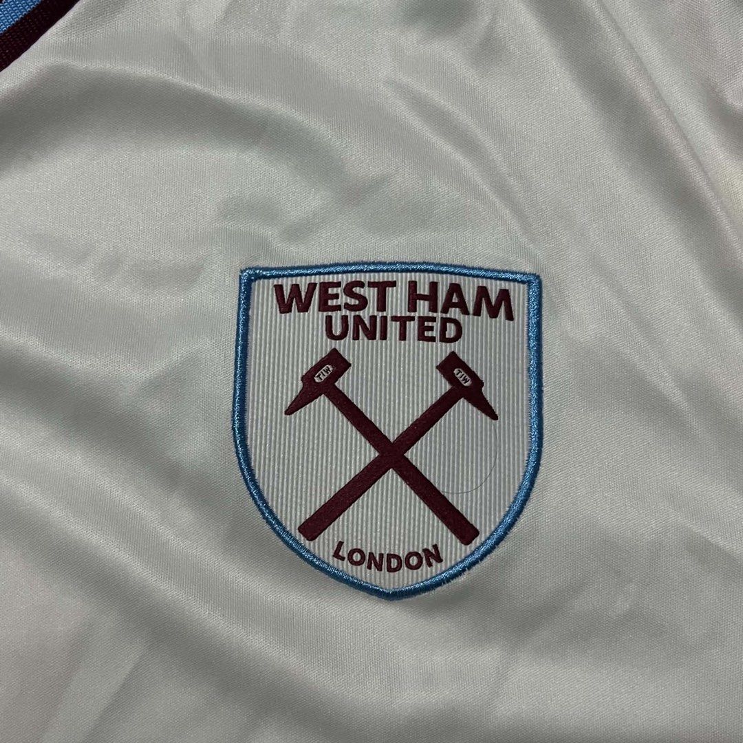 Umbro Westham Football Jersey (Category: Tshirts & Polo Shirts ) located in Cagayan de Oro. Submitted by montresor.ph (Listing ID 1466950262, Image 2). Description: Condition: Excellent Width: 21 Length: 28 Color rate: 10/10 Price: 1,200.