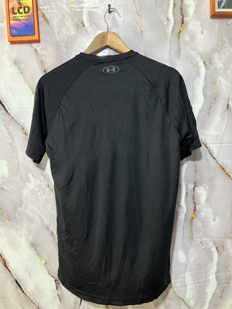 UNDER ARMOUR BLACK TECH 2 T SHIRT (Category: Tshirts & Polo Shirts ) located in General Mariano Alvarez. Submitted by adonid (Listing ID 1466787878, Image 3). Description: UNDER ARMOUR BLACK TECH 2 T SHIRT GOOD CONDITION NORMAL SIGN OF USAGE ONLY W36 L 27.