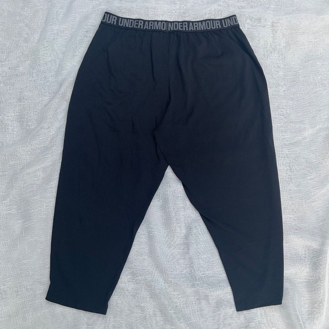 UNDER ARMOUR HEATGEAR LOOSE PANTS (Category: Activewear) located in Basista. Submitted by b.boutique (Listing ID 1466874960, Image 3). Description: UNDER ARMOUR HEATGEAR LOOSE PANTS Size: 33-37 Length:32 Color: Black Like new condition! With pocket!.
