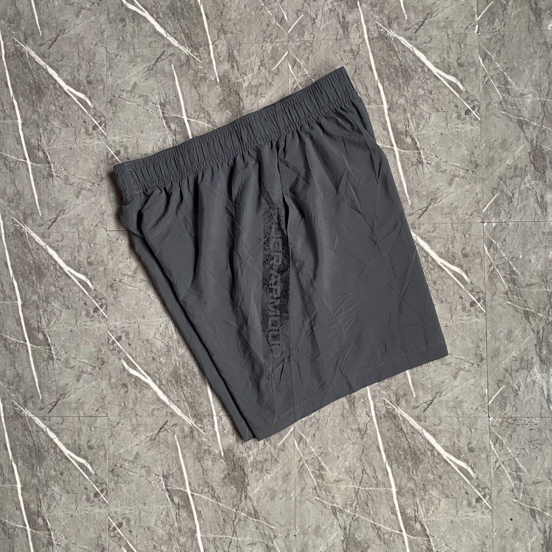 Under Armour Training Short (Category: Activewear) located in Naga. Submitted by wanderingtreasures.ph1 (Listing ID 1466850887, Image 2). Description: Under Armour Training Short Condition 9.8/10 Color rate 10/10 Authentic Quick dry Stretchable Lightweight Woven material Large size Above the knee Waistline 32-34 / Length 18.5 No issues php + sf 📩 .