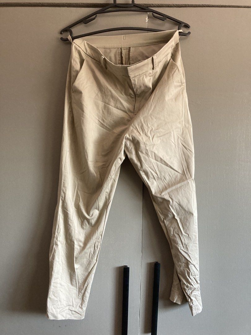 Uniqlo Beige Pants Size L (Category: Other Bottoms) located in Iligan City. Submitted by phoebedecluttersorigitems (Listing ID 1466925192, Image 2). Description: - Brand: Uniqlo - Item: Beige Trousers - Size: L (Waist: 69-75cm | Hips: 94-100cm) - Material: 72% Cotton, 22% Rayon, 6% Spandex (soft, breathable, with slight stretch) - Style: Versatile neutral color, perfect for office attire or daily casual wear - Pairing: Easily matches with basic t