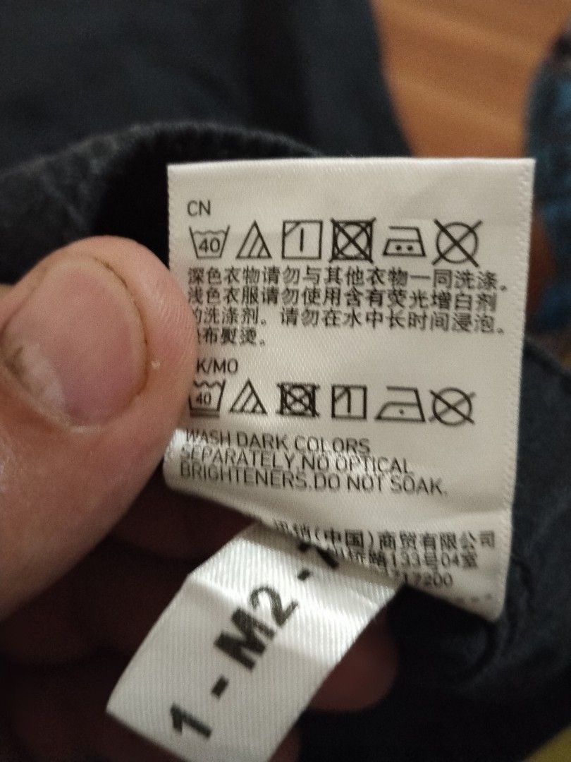 Uniqlo Black Easy Shorts — Size S (Category: Shorts) located in Mabalacat. Submitted by al_amin_thrift (Listing ID 1466878368, Image 2). Description: 🖤 Uniqlo Black Easy Shorts — Size S ✔️ Authentic Uniqlo — quality & comfort guaranteed ✔️ Classic black — easy to match with any top ✔️ Elastic waistband — pull-on style, super comfortable ✔️ Size: S | Waist: 68–76cm (27"–30") ✔️ Fabric: 67% Cotton / 33% Polyester — soft, breathable, and less wrink