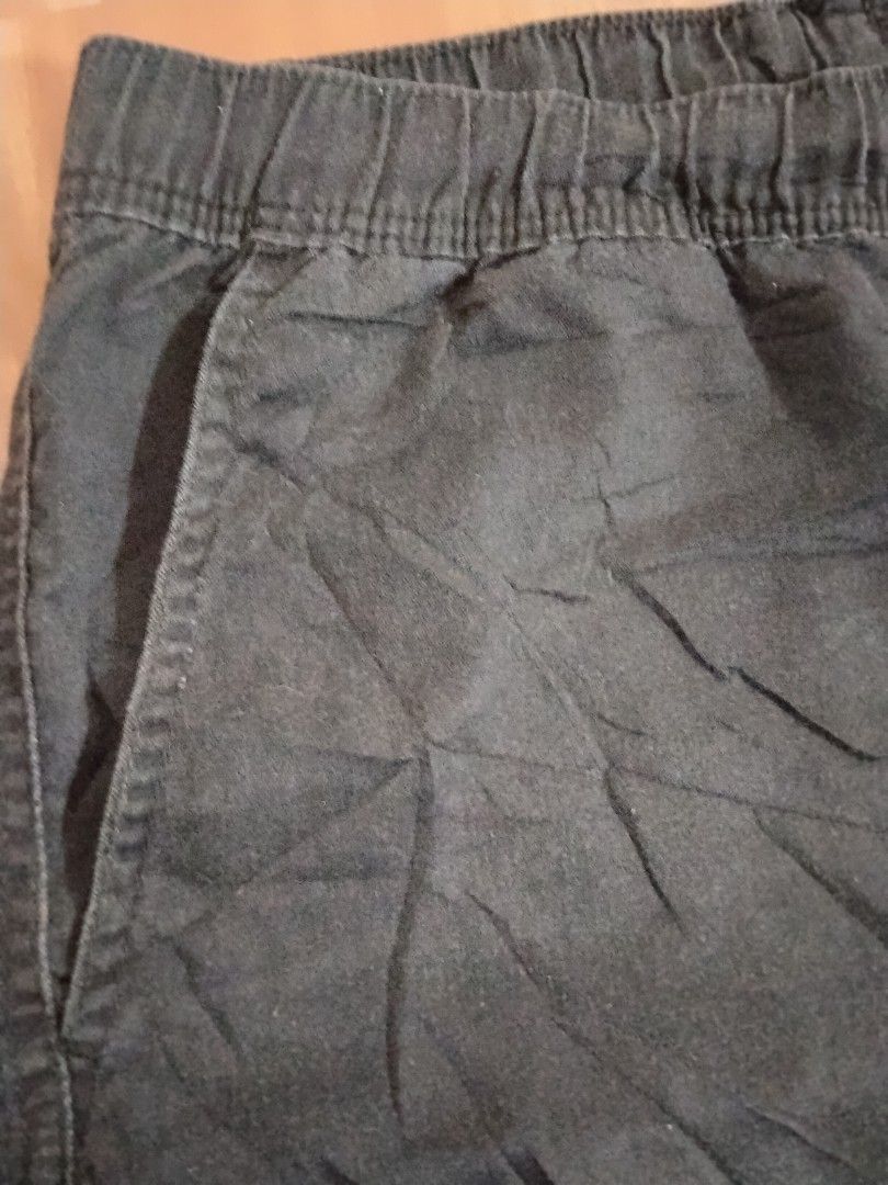 Uniqlo Black Easy Shorts — Size S (Category: Shorts) located in Mabalacat. Submitted by al_amin_thrift (Listing ID 1466878368, Image 3). Description: 🖤 Uniqlo Black Easy Shorts — Size S ✔️ Authentic Uniqlo — quality & comfort guaranteed ✔️ Classic black — easy to match with any top ✔️ Elastic waistband — pull-on style, super comfortable ✔️ Size: S | Waist: 68–76cm (27"–30") ✔️ Fabric: 67% Cotton / 33% Polyester — soft, breathable, and less wrink