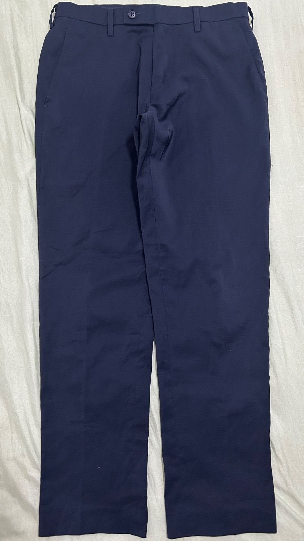 UNIQLO Black Trouser (Category: Other Bottoms) located in Manila. Submitted by shoptasticfinds (Listing ID 1466907705, Image 1). Description: .
