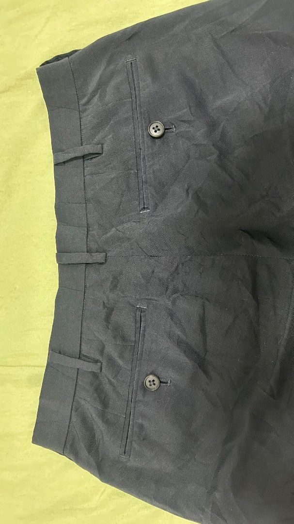 UNIQLO Black Trouser (Category: Other Bottoms) located in Manila. Submitted by shoptasticfinds (Listing ID 1466907705, Image 3). Description: .
