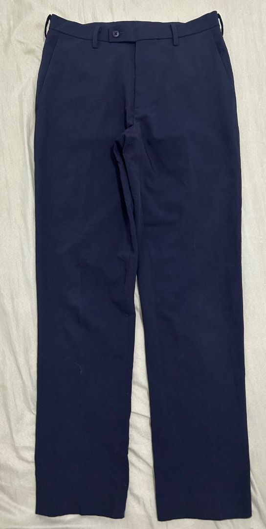 UNIQLO Black Trouser (Category: Other Bottoms) located in Manila. Submitted by shoptasticfinds (Listing ID 1466908442, Image 1). Description: .