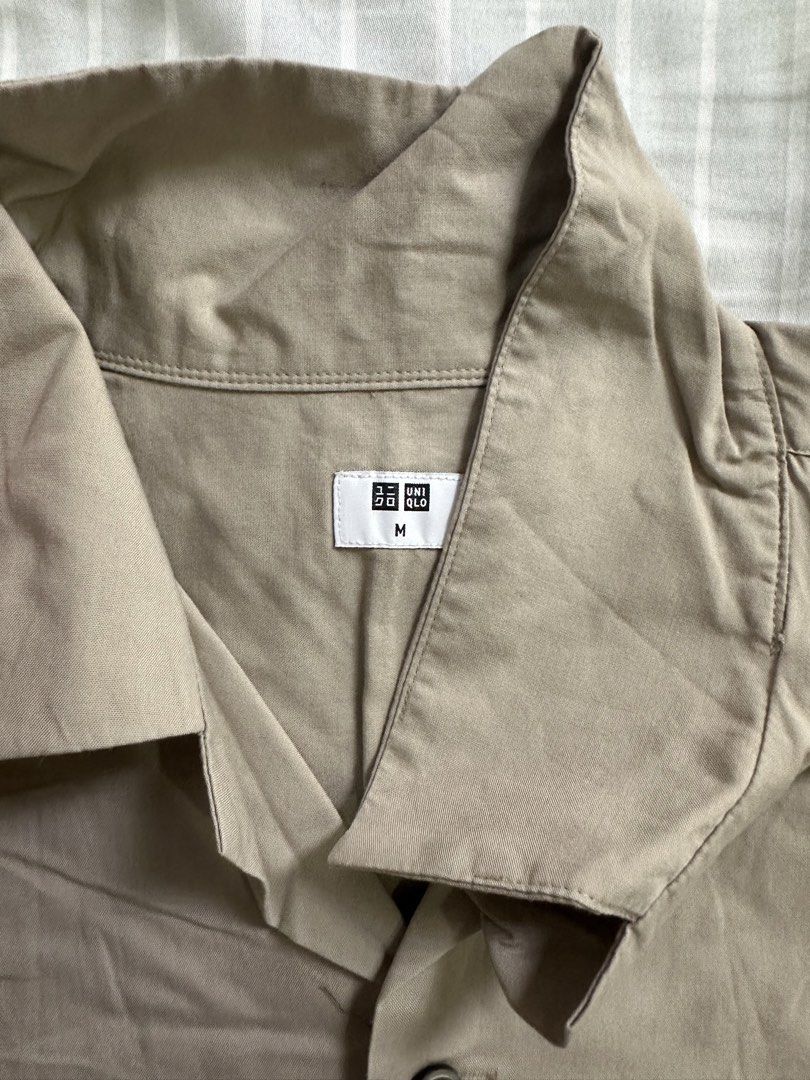 Uniqlo brown Button down Polo (Category: Tshirts & Polo Shirts ) located in Manila. Submitted by ilovemikunakano (Listing ID 1466908316, Image 2). Description: - Lightly used but still in good condi.