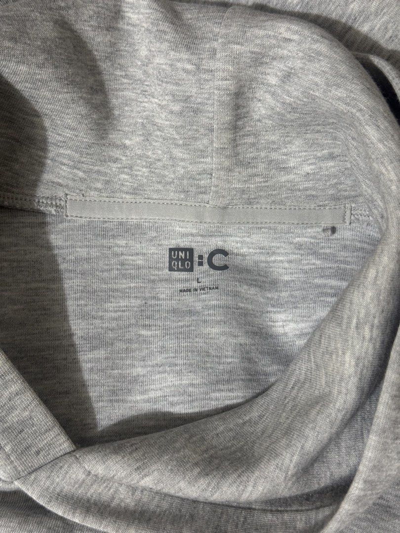 Uniqlo C Sweat Oversized Pullover Hoodie (Gray) (Category: Coats, Jackets and Outerwear) located in Taguig. Submitted by saintchristian (Listing ID 1466791479, Image 2). Description: NO ISSUES GOOD AS NEW.